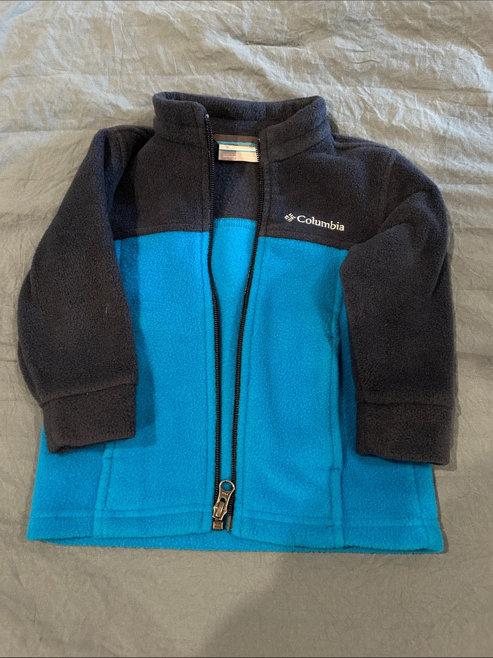 Columbia Navy and Blue Colorblock Fleece Jacket